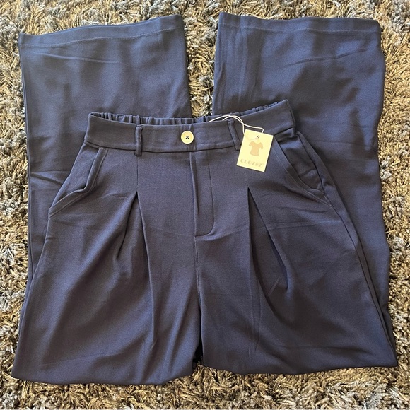 🌸NWT CLOZOZ NAVY BLIE LIGHTWEIGHT HIGH WAISTED WIDE LEG PANT SIZE SMALL🌸 - Picture 2 of 5